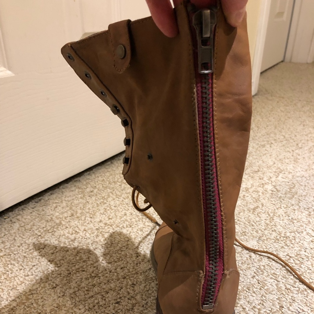 Cathy Jean Combat Boot - Picture 6 of 8